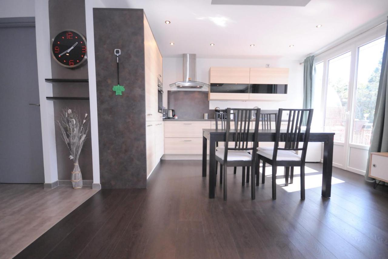 Le Grand Large - Apartment Parking & Balcony By The Lake Modern Bright Annecy Eksteriør bilde
